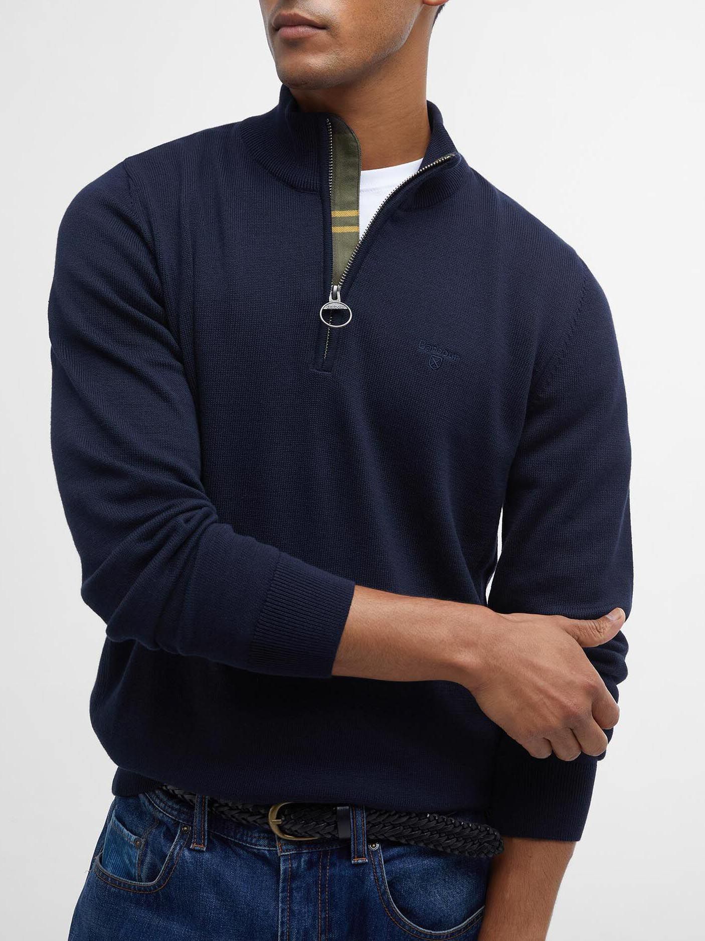 Barbour Half Zip Pullover Navy Model / Voorkant