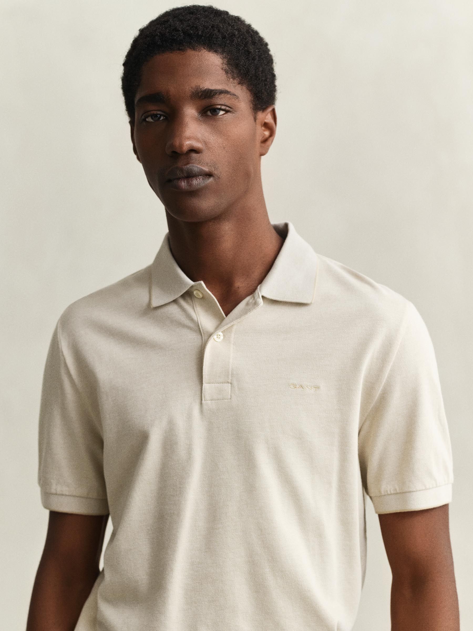 Gant 2Tone Piqué Poloshirt Ecru Model / Voorkant
