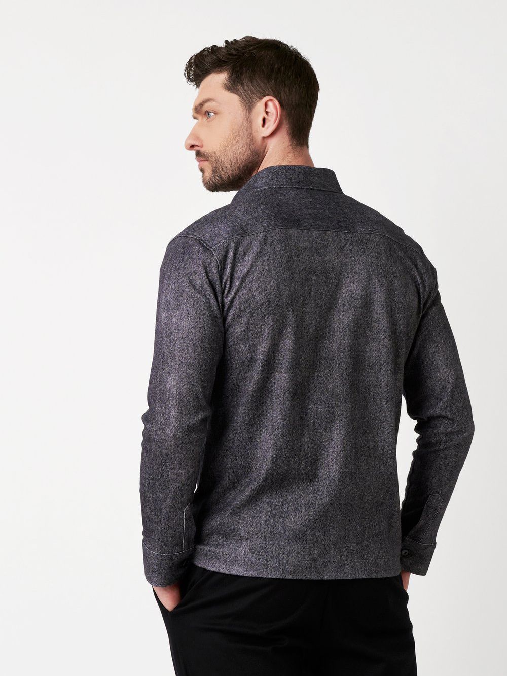 Desoto Overshirt Denim Spark Navy Model / Achterkant