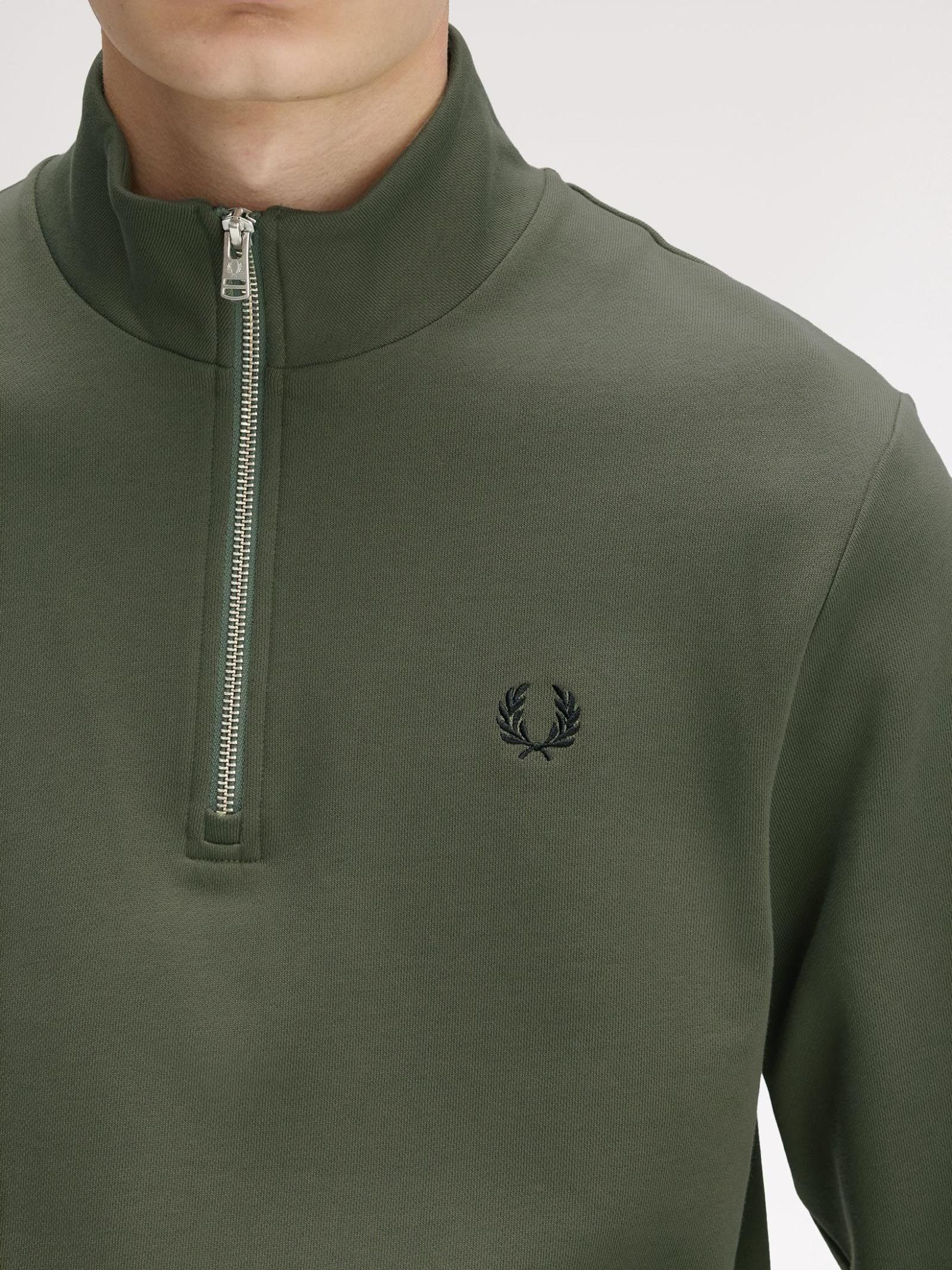 Fred Perry Half Zip Pullover Dark Green Z50 Model / Detail