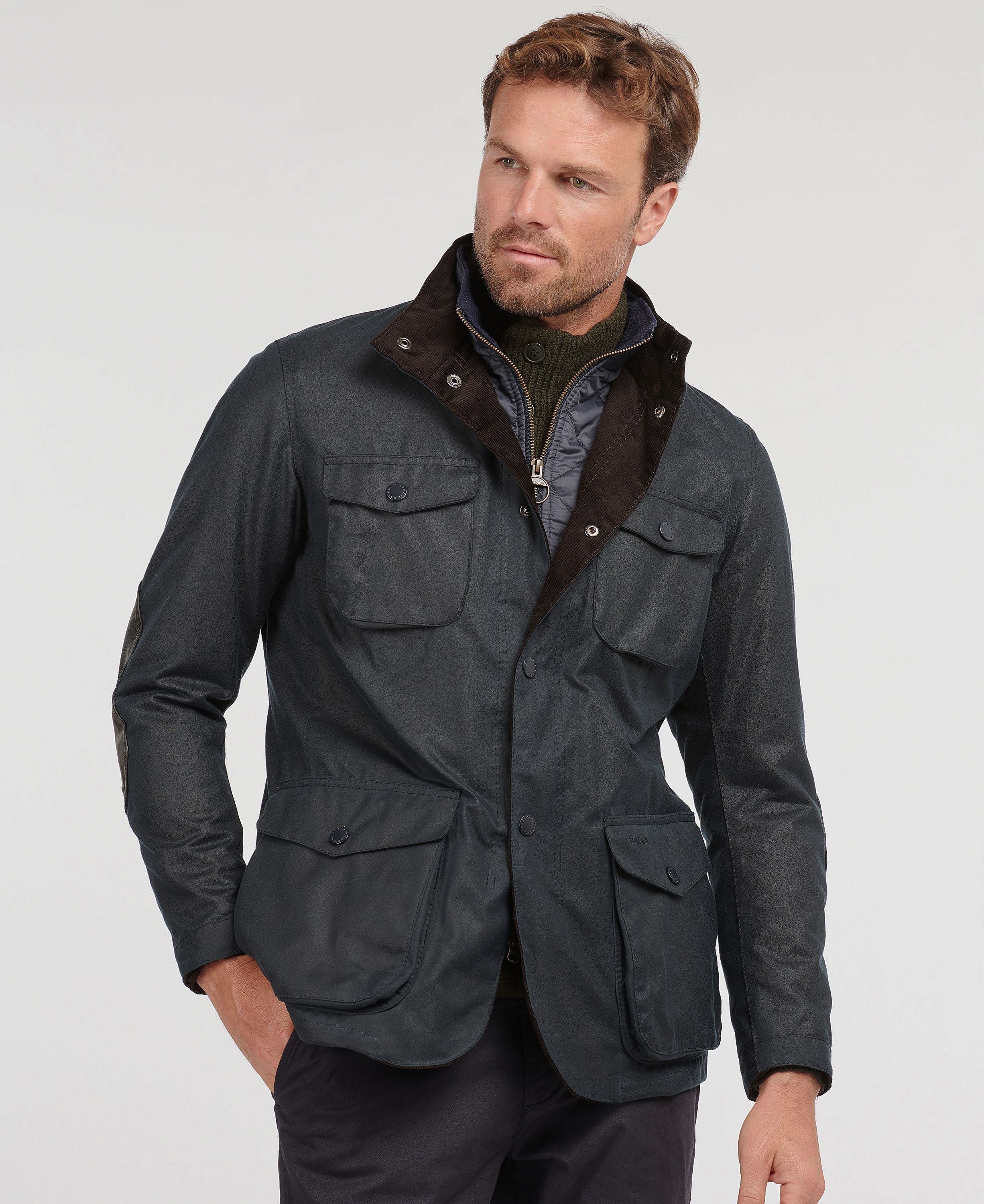 Barbour Wax Jacket Ogston Dark Blue Model / Voorkant