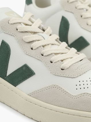 Veja Sneakers V-90 Grün