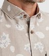 Camisa de manga corta de lino Vanguard en beige Model / Detail