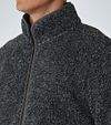No Excess Vest Donkergrijs Model / Detail
