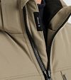 Chaqueta Vanguard Trackchase Gris Model / Detail