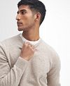 Sweter z jagnięcej wełny Barbour w kolorze beżowym Model / Voorkant