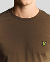 T-shirt Lyle and Scott, brązowy Model / Detail
