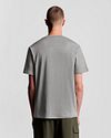 T-Shirt Lyle and Scott gris Model / Achterkant