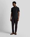Lyle og Scott Tonal Eagle Polo Svart Model / Voorkant