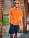 Steppin' Out Polo Piqué Orange Model / Sfeerbeeld