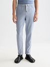 Scotch and Soda Chino Warren Cotton Linen Blau Model / Voorkant