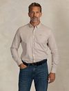 NZA Shirt BD Barn Twill Sand Model / Voorkant