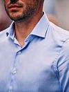 Suitable Camisa azul DR-04 Model / Detail