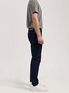 MUD Jeans Dunn azul oscuro Model / Zijkant