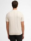 Barbour Wellburn Polo De Punto Ecru Model / Achterkant