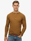 Superdry Pull Henley Waffle Washed Camel Model / Voorkant