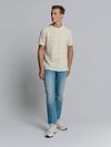 No-Excess T-Shirt z okrągłym dekoltem, żakardowe paski Model / Voorkant