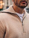 Suitable Pullover con zip profonda in lana cotta écru Model / Detail