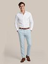 Suitable Chino Pico Pleat Cotton Linen Glencheck Bleu Clair Model / Voorkant