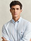 GANT camicia a righe in popeline Classic regular fit azzurra Model / Voorkant