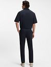 BOSS Chino Tapered Navy Model / Achterkant