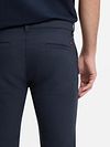 BOSS Chino Blu Scuro Model / Detail