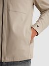 Cast Iron Tech Overshirt Cremallera Beige Model / Detail