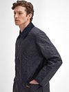 Chaqueta Barbour Liddesdale azul marino Model / Voorkant