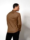 Camisa Desoto sin planchado con cuello Kent marrón Model / Achterkant