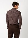 DESOTO Hemd Druck Blumen Braun Navy Model / Achterkant