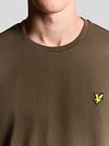 Lyle and Scott T-shirt Olive Model / Detail