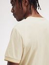 Camiseta Fred Perry M1588 Twin Tipped Beige Model / Achterkant
