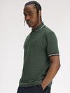 Fred Perry Polo Twin Tipped M3600 Mörkgrön 53A Model / Voorkant