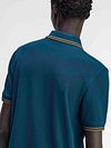 Fred Perry Polo Twin Tipped M3600 Petroleum Model / Achterkant