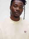 Fred Perry Pull Logo Ecru Model / Detail