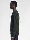 Fred Perry Sweater Logo Dark Green Model / Zijkant