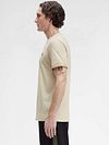 Fred Perry Twin Tipped T-skjorte Beige Z53 Model / Zijkant