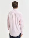 Camicia GANT in popeline Banker a righe rosa chiaro Model / Achterkant