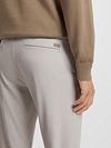 BOSS Chino Slim Greige Model / Detail