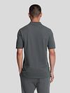 Lyle und Scott Polo Plain Anthrazit Model / Achterkant