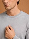 King Essentials The John Pullover Merino Grau Model / Detail