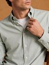 King Essentials The Tommy Overhemd Sage Groen Model / Voorkant
