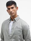 Barbour Shirt Nelson Tailored Groen Model / Voorkant