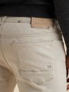 Jeansy Vanguard V7 Rider modern fit w kolorze ecru Model / Detail