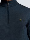 Jersey Half Zip No Excess en azul marino Model / Detail