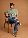 KING Essentials The Steve T-Shirt verde claro Model / Voorkant
