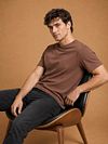 King Essentials The Steve T-Shirt Brown Model / Voorkant