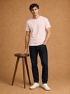 King Essentials The Steve T-Shirt Lichtroze Model / Voorkant