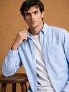 King Essentials The Tommy Overhemd Lichtblauw Model / Voorkant