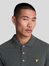 Lyle and Scott Polo Plain Antraciet Model / Detail